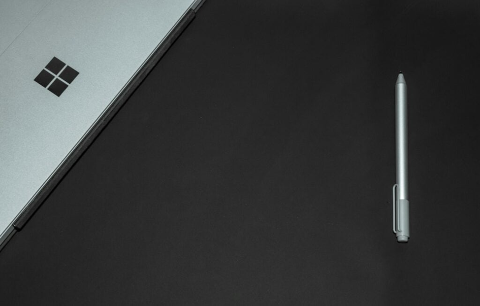 Chinese Guy Fixed His Surface Pen Using a Gas Stove